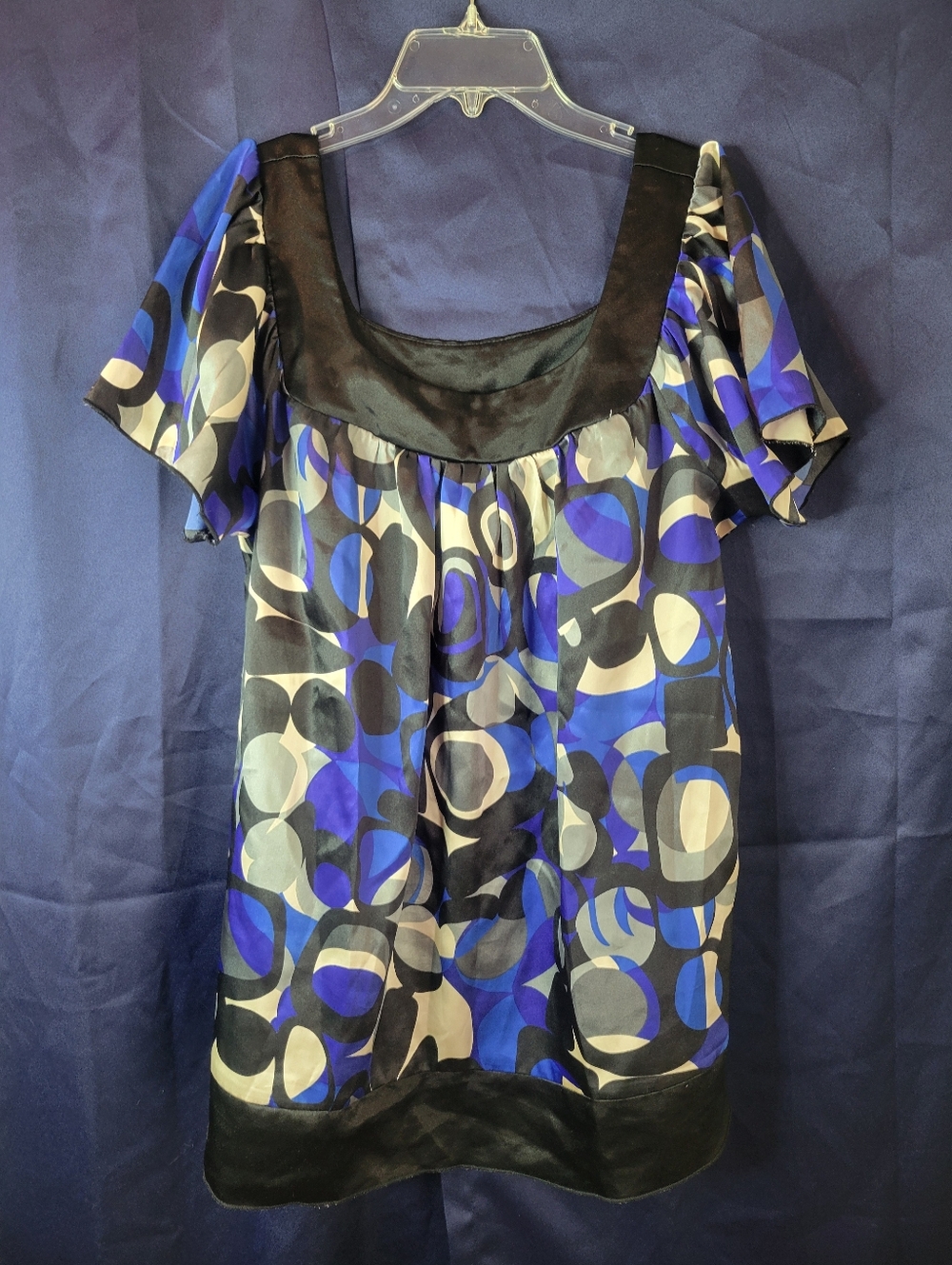 Black & Blue Abstract Circle Flowy Blouse
